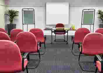 how-to-be-the-best-conference-guest.jpg