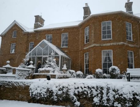 outdoor-winter-wedding-ideas-7 2.jpeg